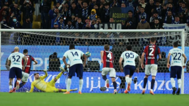 Passada a disputa de pênaltis, Bologna chega à final da Supercopa italiana após humilhar o Inter de Milão

