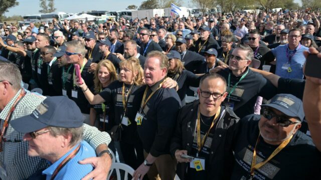 Pastores cristãos e influenciadores unem-se à missão de Israel com 1.000 pessoas que apoiam o Estado judeu e lutam contra o anti-semitismo
