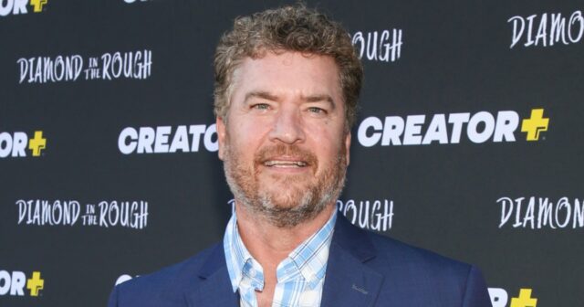 Pat Finn na estreia de 