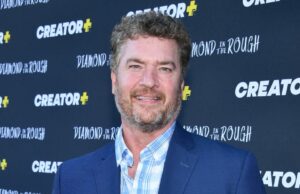 Pat Finn, um ex-aluno do Second City conhecido por papéis em ‘The Middle’ e ‘Ed’, morre aos 60 anos HOLLYWOOD, CALIFORNIA - JUNE 29: Pat Finn attends "Diamond in the Rough" premiere at NeueHouse Los Angeles on June 29, 2022 in Hollywood, California. (Photo by Araya Doheny/Getty Images for Creator+)