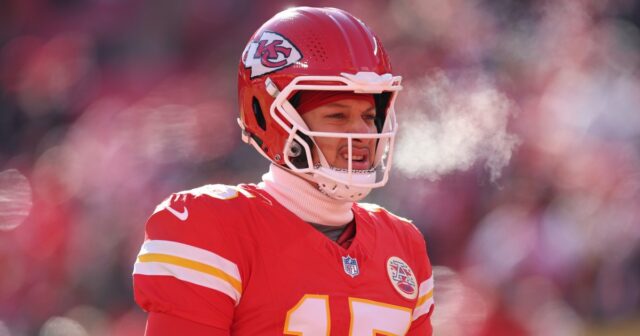 Patrick Mahomes, Shohei Ohtani e mais atletas profissionais presenteiam companheiros de equipe com presentes de Natal incríveis