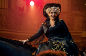 Patti LuPone não tinha ideia de que faria um número musical em ‘Palm Royale’: ‘Eu estava de volta ao palco da Broadway’ Patti LuPone não tinha ideia de que faria um número musical em ‘Palm Royale’: ‘Eu estava de volta ao palco da Broadway’