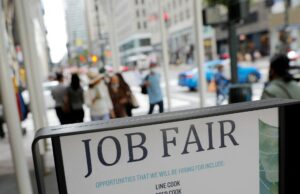 Pedidos de seguro-desemprego nos EUA diminuem na última semana completa de 2025 em meio ao fraco mercado de trabalho Pedidos de seguro-desemprego nos EUA diminuem na última semana completa de 2025 em meio ao fraco mercado de trabalho