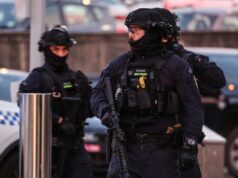 Pelo menos 10 mortos após tiroteio em massa durante o evento de Hanukkah em Bondi Beach, na Austrália Pelo menos 10 mortos após tiroteio em massa durante o evento de Hanukkah em Bondi Beach, na Austrália