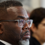 Pelo menos 11 tiros durante o fim de semana na Chicago do prefeito Brandon Johnson