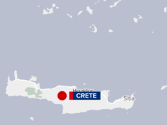 Pelo menos 18 migrantes morrem após barco inflável afundar perto de ilha grega Pelo menos 18 migrantes morrem após barco inflável afundar perto de ilha grega