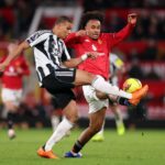 Joshua Zirkzee durante a partida da Premier League entre Manchester United e Everton em Old Trafford em 2025 em Manchester, Inglaterra.