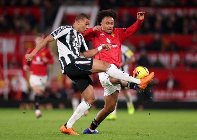 Joshua Zirkzee durante a partida da Premier League entre Manchester United e Everton em Old Trafford em 2025 em Manchester, Inglaterra.