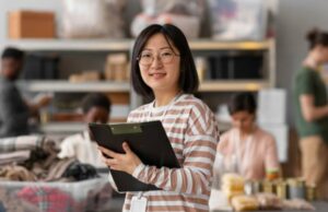 Pesquisa: adolescentes indonésios são espertos em ganhar dinheiro, ter empregos paralelos e pequenas empresas Pesquisa: adolescentes indonésios são espertos em ganhar dinheiro, ter empregos paralelos e pequenas empresas