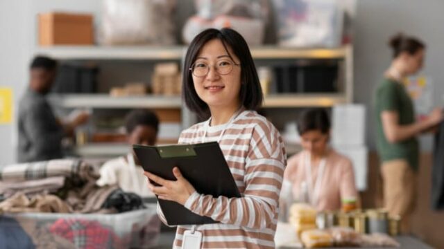 Pesquisa: adolescentes indonésios são espertos em ganhar dinheiro, ter empregos Pesquisa: adolescentes indonésios são espertos em ganhar dinheiro, ter empregos paralelos e pequenas empresas