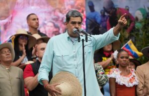 ‘Pirataria’: EUA apreendem petroleiro na Venezuela para reforçar o bloqueio de Trump O presidente venezuelano, Nicolás Maduro, em um comício em Caracas na quarta-feira.