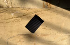 Esses dispositivos de anotações com IA podem ajudá-lo a gravar e transcrever suas reuniões Plaud Note Pro é um excelente gravador com IA que carrego para todo lugar