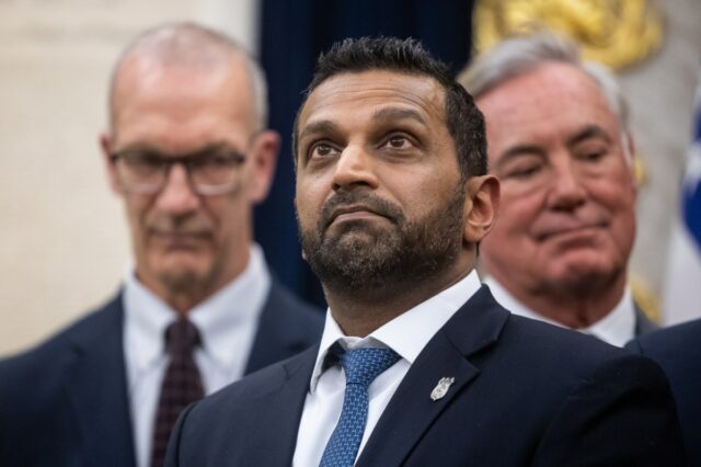 Podcast de Kash Patel com namorada durante Brown Manhunt desperta fúria
