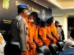 Polícia Nacional revela fatos chocantes: 6 membros da sede da Polícia Nacional da Yanma espancaram 2 pessoas até a morte Polícia Nacional revela fatos chocantes: 6 membros da sede da Polícia Nacional da Yanma espancaram 2 pessoas até a morte