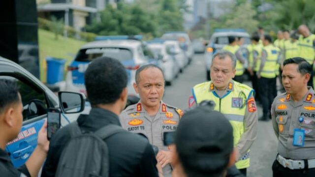 Polícia Regional de West Sumatra recebe assistência para 9 veículos operacionais e food trucks básicos de Korlantas
