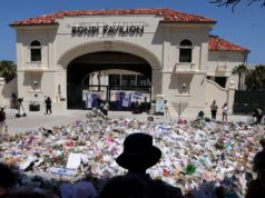 Polícia australiana acusa suposto atirador de Bondi Beach durante os primeiros funerais Polícia australiana acusa suposto atirador de Bondi Beach durante os primeiros funerais