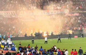 Polícia diz que 59 ficaram feridos após tumulto de torcedores na final da Copa Colômbia Polícia diz que 59 ficaram feridos após tumulto de torcedores na final da Copa Colômbia