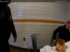 Polícia encontra Luigi Mangione no McDonald’s Polícia encontra Luigi Mangione no McDonald's