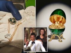 Polícia recupera pingente Fabergé engolido pelo suspeito após uma espera de 6 dias para que ele reapareça Polícia recupera pingente Fabergé engolido pelo suspeito após uma espera de 6 dias para que ele reapareça