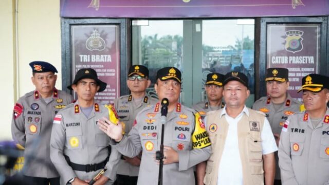 Polícia se concentra na abertura de acesso rodoviário e construção de pontes para acelerar a recuperação pós-desastre em Aceh
