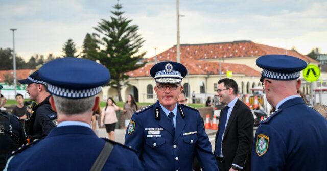 Polícia sob ataque por não atender ao pedido de participação no evento de Hanukkah em Bondi
