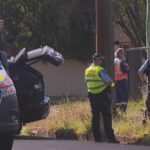O policial preso foi libertado do veículo.