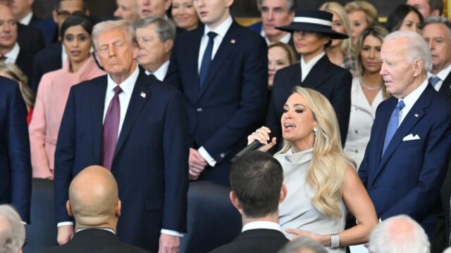 Políticos e estrelas pop vão Pow! - As principais alianças Políticos e estrelas pop vão Pow! - As principais alianças e brigas do ano entre músicos e legisladores