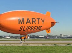 Por dentro do dirigível ‘Marty Supreme’: como a campanha de marketing da A24 fez com que dois repórteres de variedades voassem bem acima de Los Angeles Por dentro do dirigível 'Marty Supreme': como a campanha de marketing da A24 fez com que dois repórteres de variedades voassem bem acima de Los Angeles