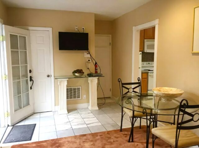 'Por favor, não faça isso conosco': Saratogans pedem à cidade que não permita aluguéis de curto prazo
