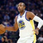 De'Anthony Melton # 8, do Golden State Warriors, vai até a cesta, ultrapassando Naji Marshall # 13, do Dallas Mavericks, no quarto período do jogo da NBA no dia de Natal no Chase Center em San Francisco, Califórnia, na quinta-feira, 25 de dezembro de 2025. (Jane Tyska / Bay Area News Group)