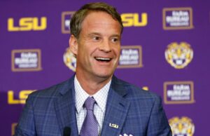 Por que Lane Kiffin ganhou US $ 250 mil pela vitória de Ole Miss no playoff, apesar de ter saído da escola GettyImages-2235103660 Lane Kiffin, setembro de 2025