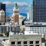 Por que Oakland em breve começará a cobrar pelo estacionamento na rua aos domingos