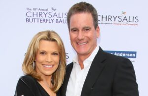 Por que Vanna White não se sente pressionada para se casar com John Donaldson depois de 13 anos juntos Vanna White e John Donaldson na 26ª Race to Erase MS anual em 10 de maio de 2019 em Beverly Hills.