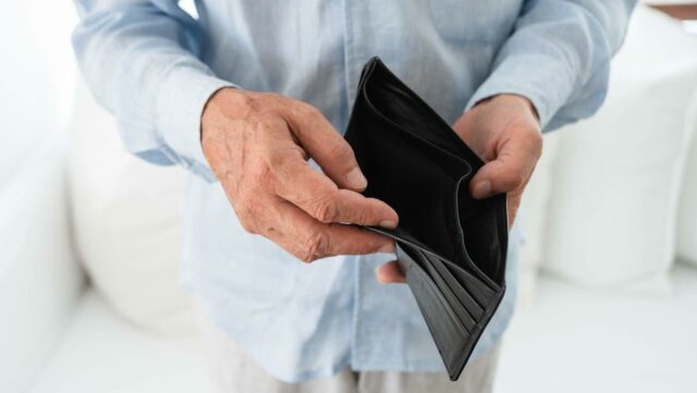 Por que as famílias dos EUA estão “não conseguindo liberar” Por que as famílias dos EUA estão “não conseguindo liberar” a linha para participar da economia