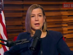 Por que as tropas estão apitando contra Trump: Senador Yahoo news home