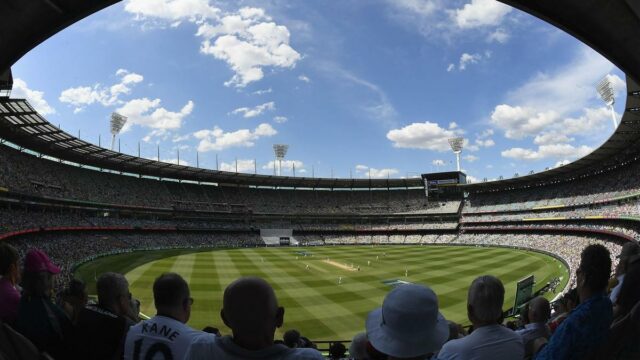 Por que os jogos esportivos de 26 de dezembro são chamados de jogos do boxing day?
