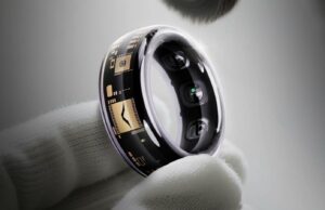 Por que você provavelmente não deveria comprar este novo anel inteligente chamativo Uma pessoa segurando vários anéis inteligentes