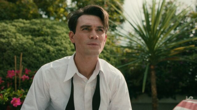 Pôster biográfico de Jimmy Stewart revela KJ Apa como estrela Pôster biográfico de Jimmy Stewart revela KJ Apa como estrela icônica de 'It's a Wonderful Life' (EXCLUSIVO)