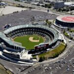 Ray Bobbitt, fundador do African American Sports and Entertainment Group, é fotografado na ponte BART antes do jogo da MLB no Coliseum em Oakland, Califórnia, na quinta-feira, 26 de setembro de 2024. (Jose Carlos Fajardo/Bay Area News Group)