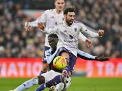 Premier League: Bruno Fernandes lesiona-se no jogo do Man United contra o Aston Villa Premier League: Bruno Fernandes lesiona-se no jogo do Man United contra o Aston Villa
