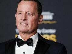 Presidente do Kennedy Center repreende artista que cancelou show na véspera de Natal por adicionar o nome de Trump Yahoo news home