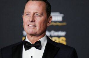 Presidente do Kennedy Center repreende artista que cancelou show na véspera de Natal por adicionar o nome de Trump Yahoo news home