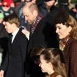 Príncipe William, Kate e crianças participam da missa de Natal da família real