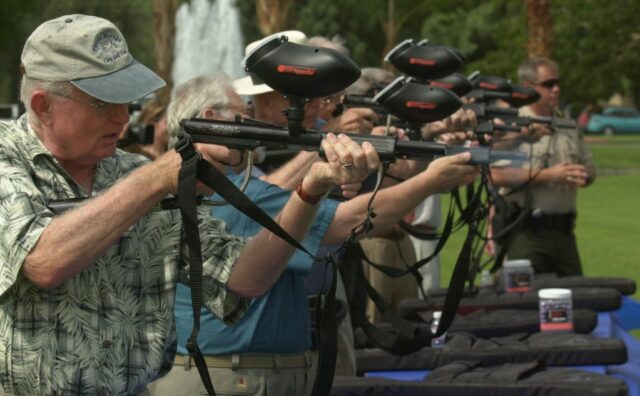 Processo desafia a proibição da Califórnia de armas menos letais Processo desafia a proibição da Califórnia de armas menos letais de pepperball