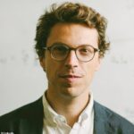 Casado e pai de três filhos, Nuno FG Loureiro (foto), 47 anos, foi baleado em sua casa, em um subúrbio arborizado de Boston, às 20h30, por um atirador desconhecido que ainda está à solta