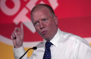 Professores entrarão em greve no próximo ano se não conseguirem um aumento salarial adequado, alertam dirigentes sindicais Os professores podem não tolerar mais o 'fardo de pressão' que lhes é imposto (Getty/iStock)