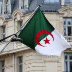 Projeto de lei da Argélia busca criminalizar a era do domínio colonial francês