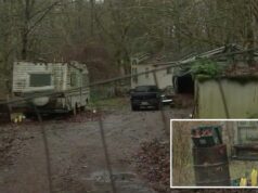 Proprietário supostamente mata inquilino de 71 anos e esconde corpo em barril em propriedade em Washington Um barril e uma lata de lixo cheia de folhas em uma propriedade em Washington.