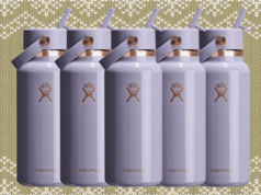 Prova de que uma garrafa de água pode mudar a sua vida (ou pelo menos os seus hábitos) Garrafa de água Lavender Hydro Flask com detalhes em ouro rosa e palha.