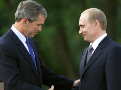 Putin disse a Bush que a Ucrânia era “parte da Rússia” em 2001 Putin com Donald Trump em sua cúpula de paz em agosto